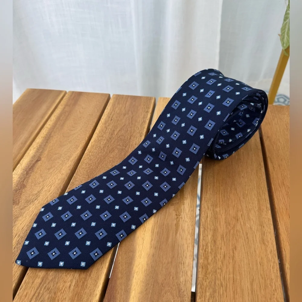 Tasso Elba 100% Silk Navy Blue Geometric Squares Diamond Print Classic Necktie